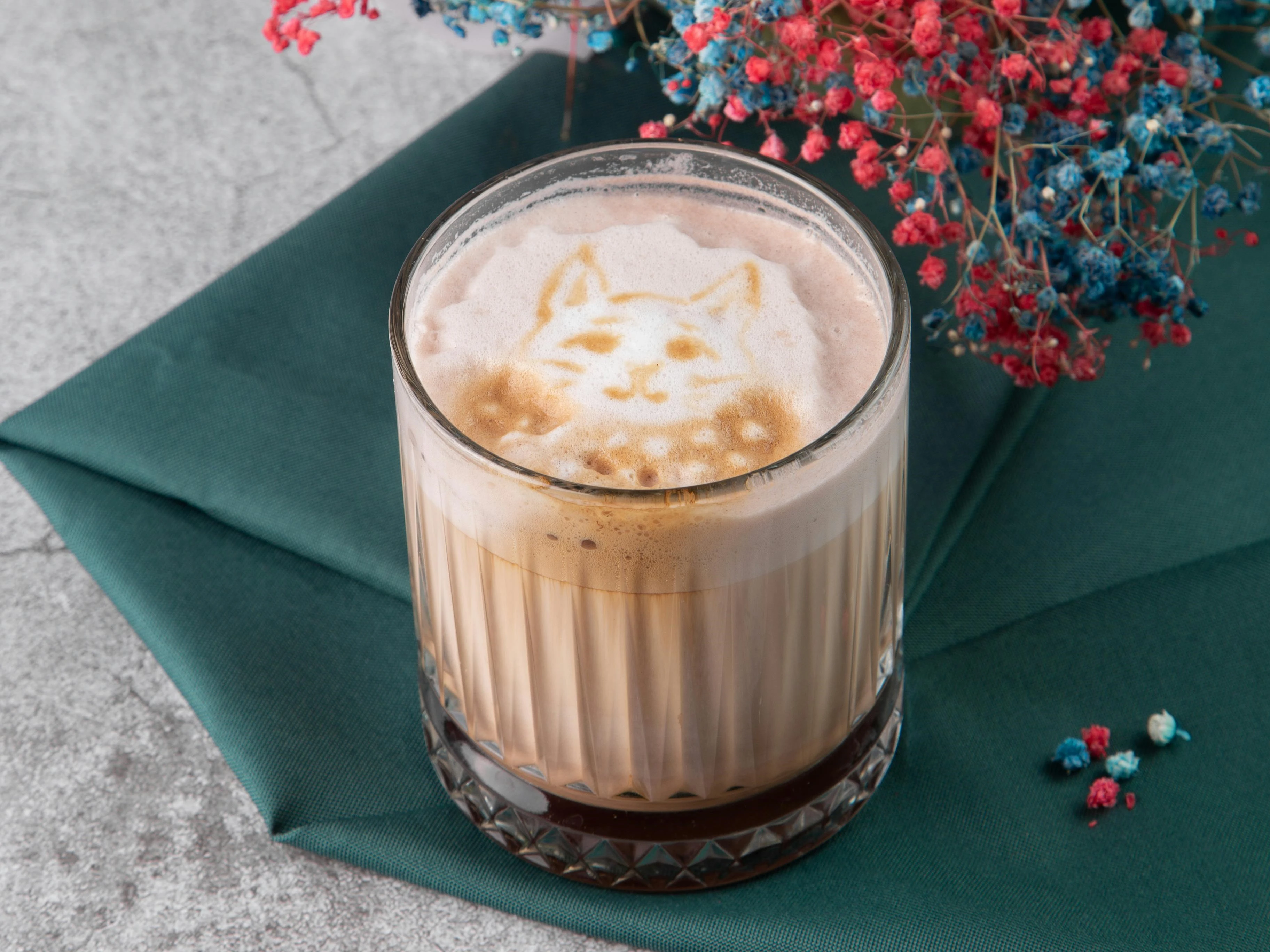 cat image on cappuchino